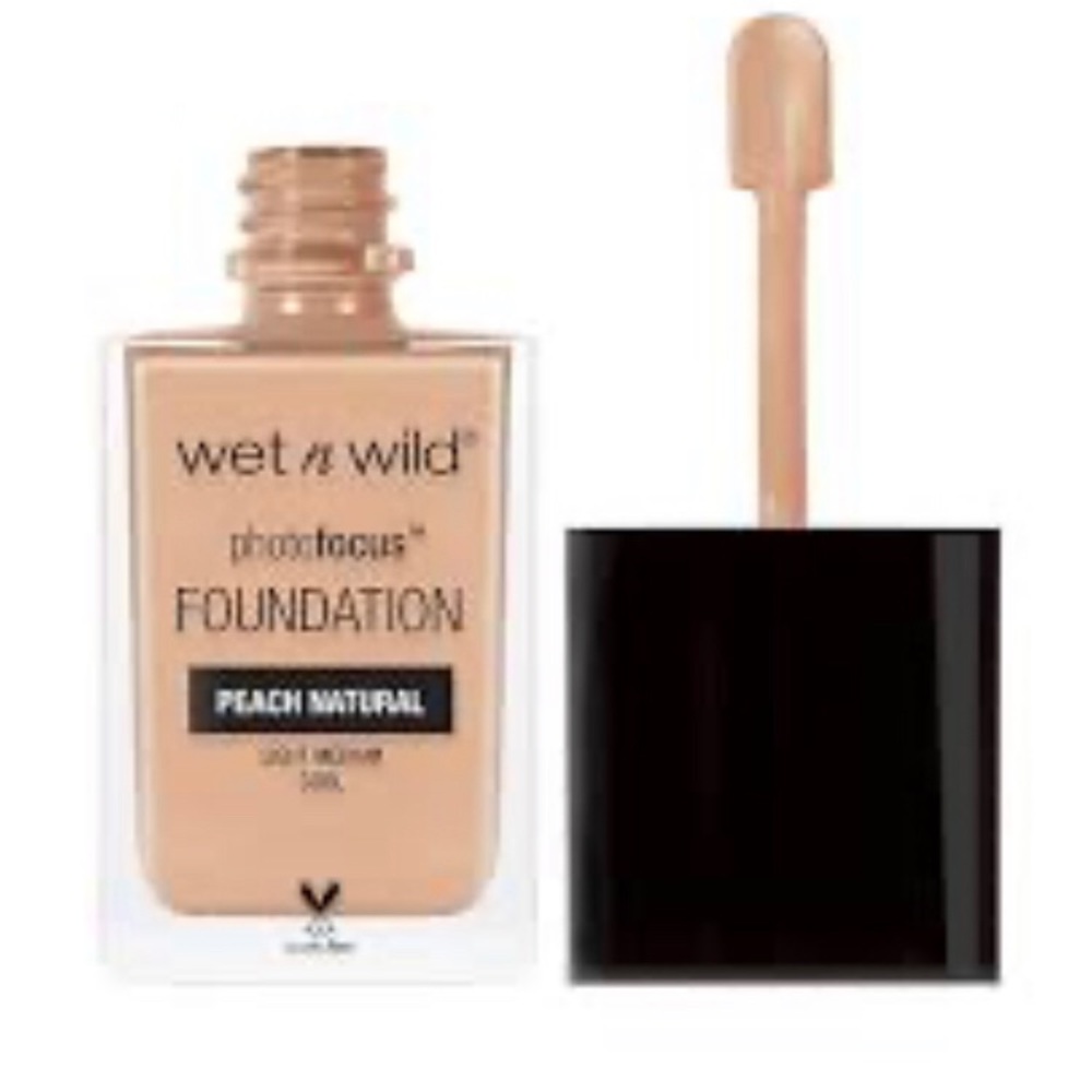 ❤️Wet & Wild /Peach Natural Foundation❤️